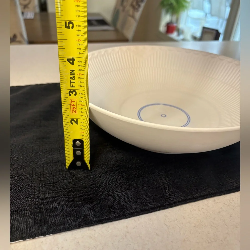 Elegant White Porcelain Bowl - Picture 6 of 6